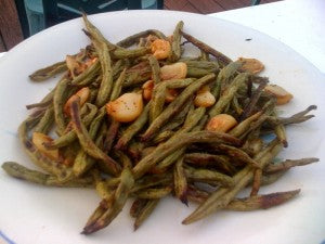 Roasted Green Beans and Garlic